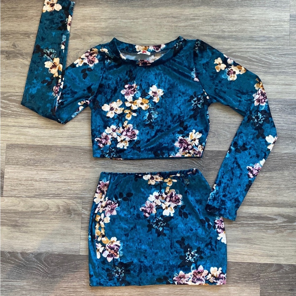 Teal floral velvet cropped set